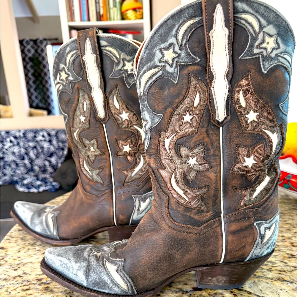 Dan Post women’s Wing Tip Snip Toe Texas Stars Cowboy Boots